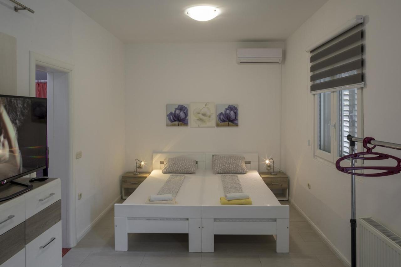 Apartments With A Parking Space Zuljana, Peljesac - 4573 Buitenkant foto